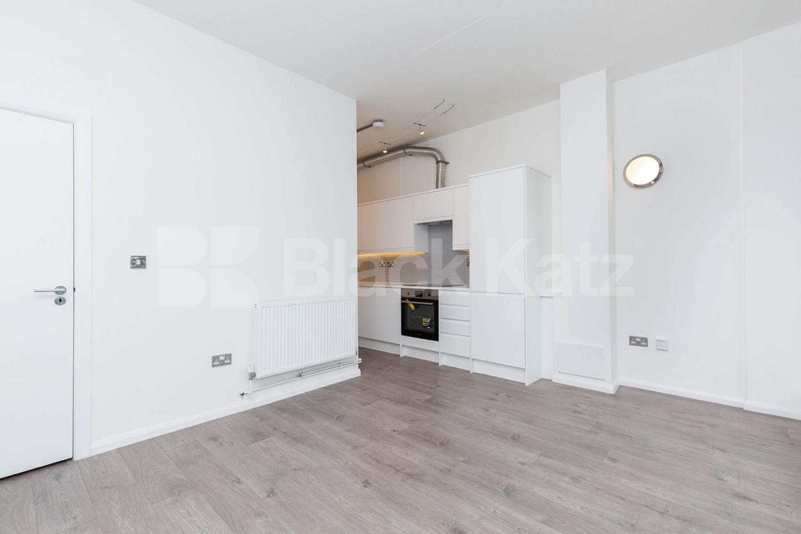 Prime live work unit in Dalston / Haggerston in the iconic Ability plaza Ability Plaza - Kingsland Road, Dalston / Haggerston